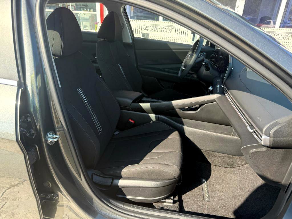 Used 2024 Hyundai Elantra SEL w/ Convenience Package image 13