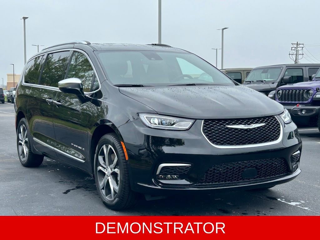 New 2026 Chrysler Pacifica Pinnacle