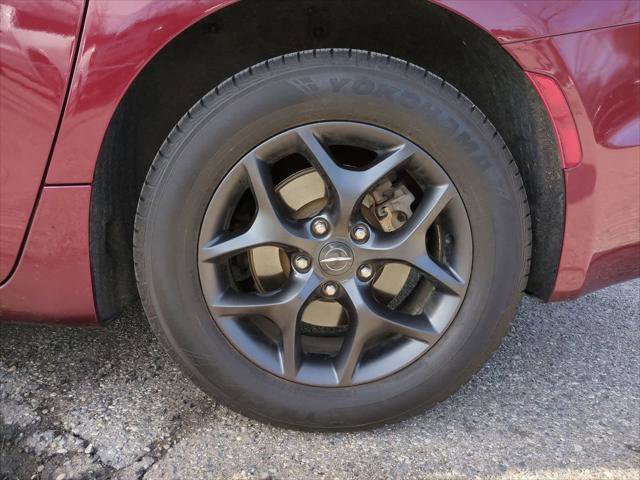 Certified 2019 Chrysler Pacifica Limited w/ S Appearance Package FWD image 13