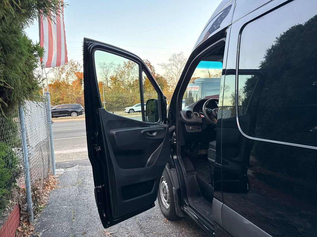 Used 2020 Mercedes-Benz Sprinter 2500 w/ Driver Convenience Package image 11