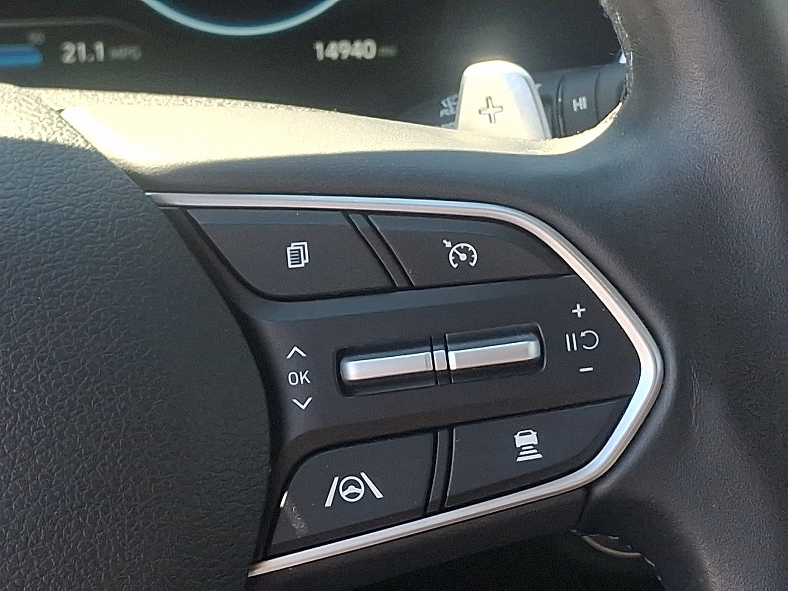 Certified 2023 Hyundai Santa Fe SEL w/ Premium Package AWD/4WD image 24