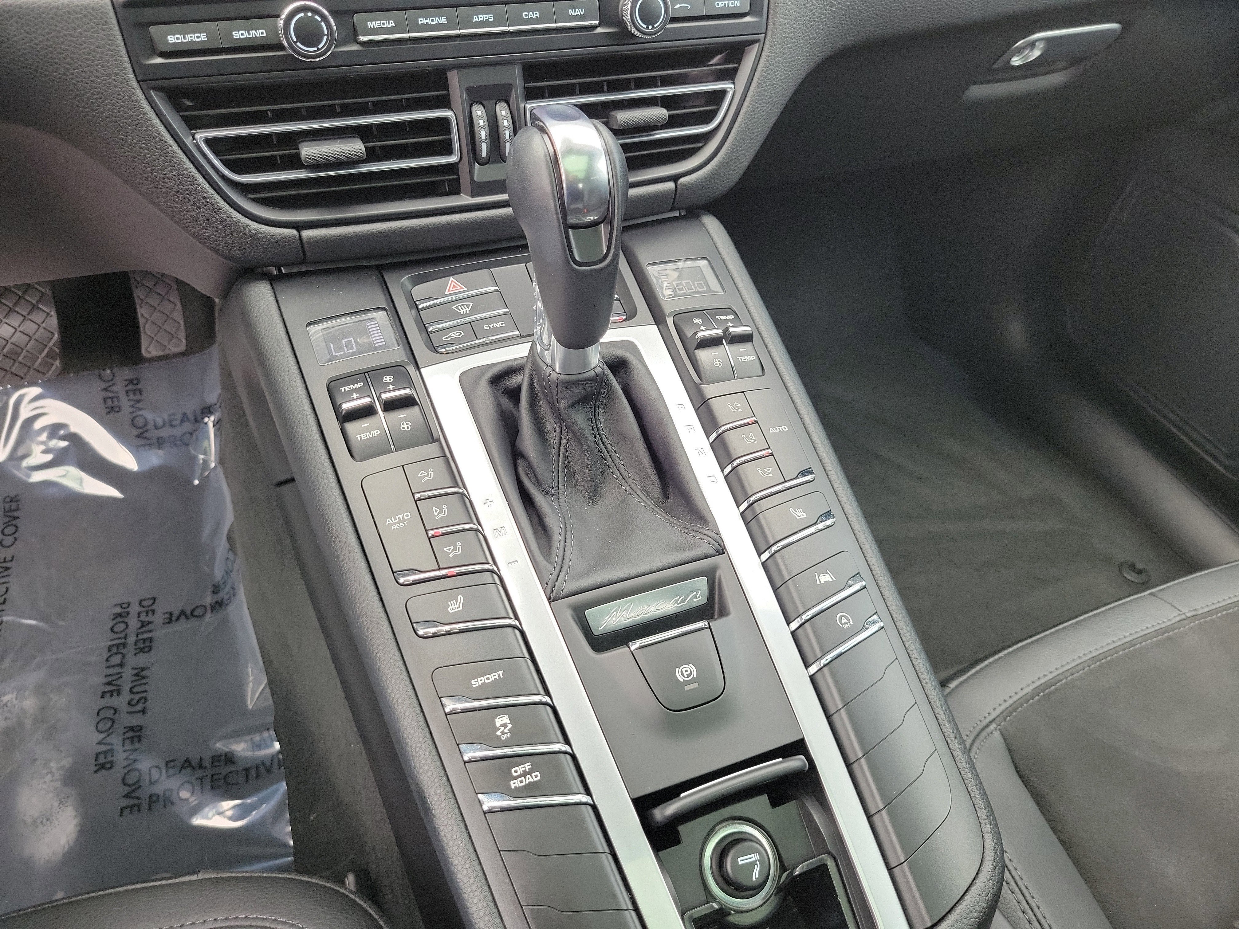 Used 2021 Porsche Macan AWD/4WD image 31