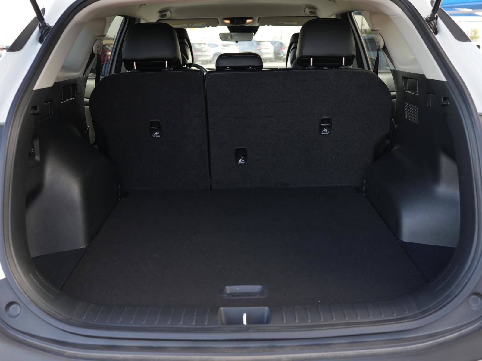 Used 2023 Kia Sportage EX image 9