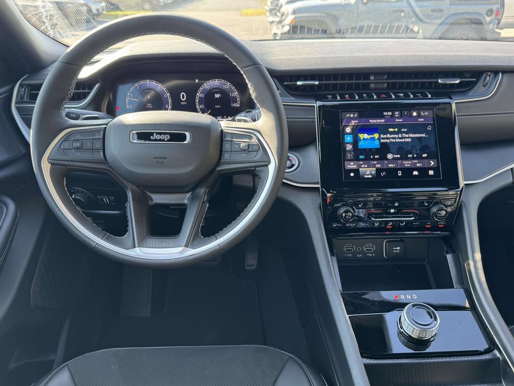 New 2025 Jeep Grand Cherokee 4WD image 17