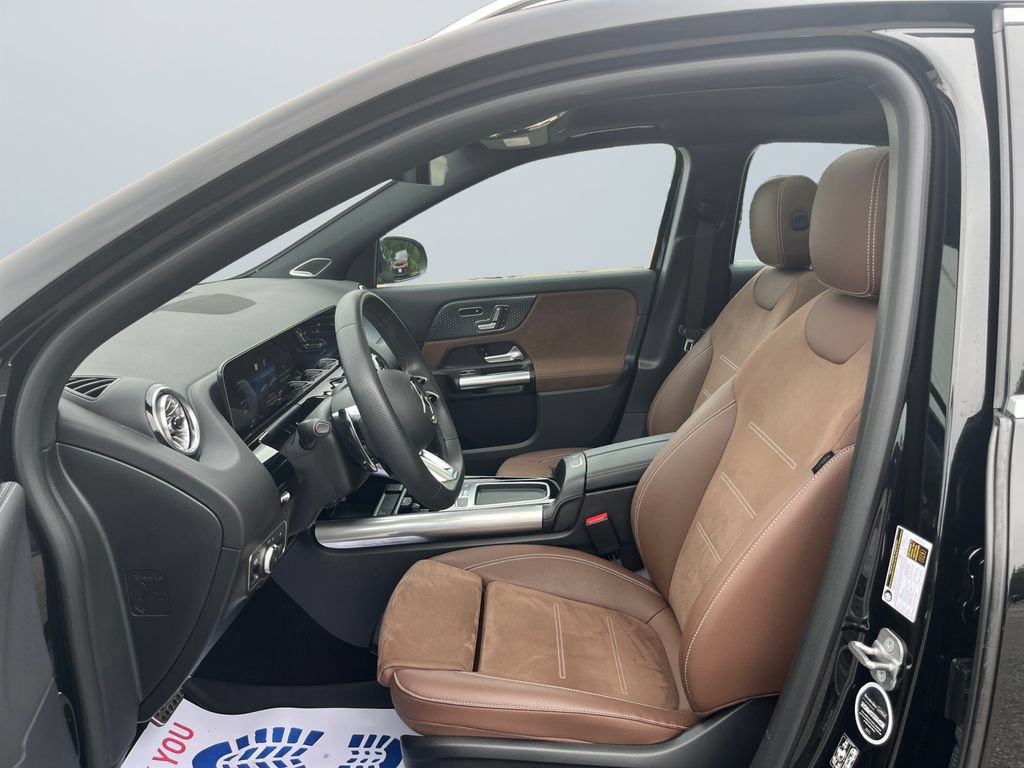Used 2025 Mercedes-Benz GLA 35 AMG 4MATIC image 9