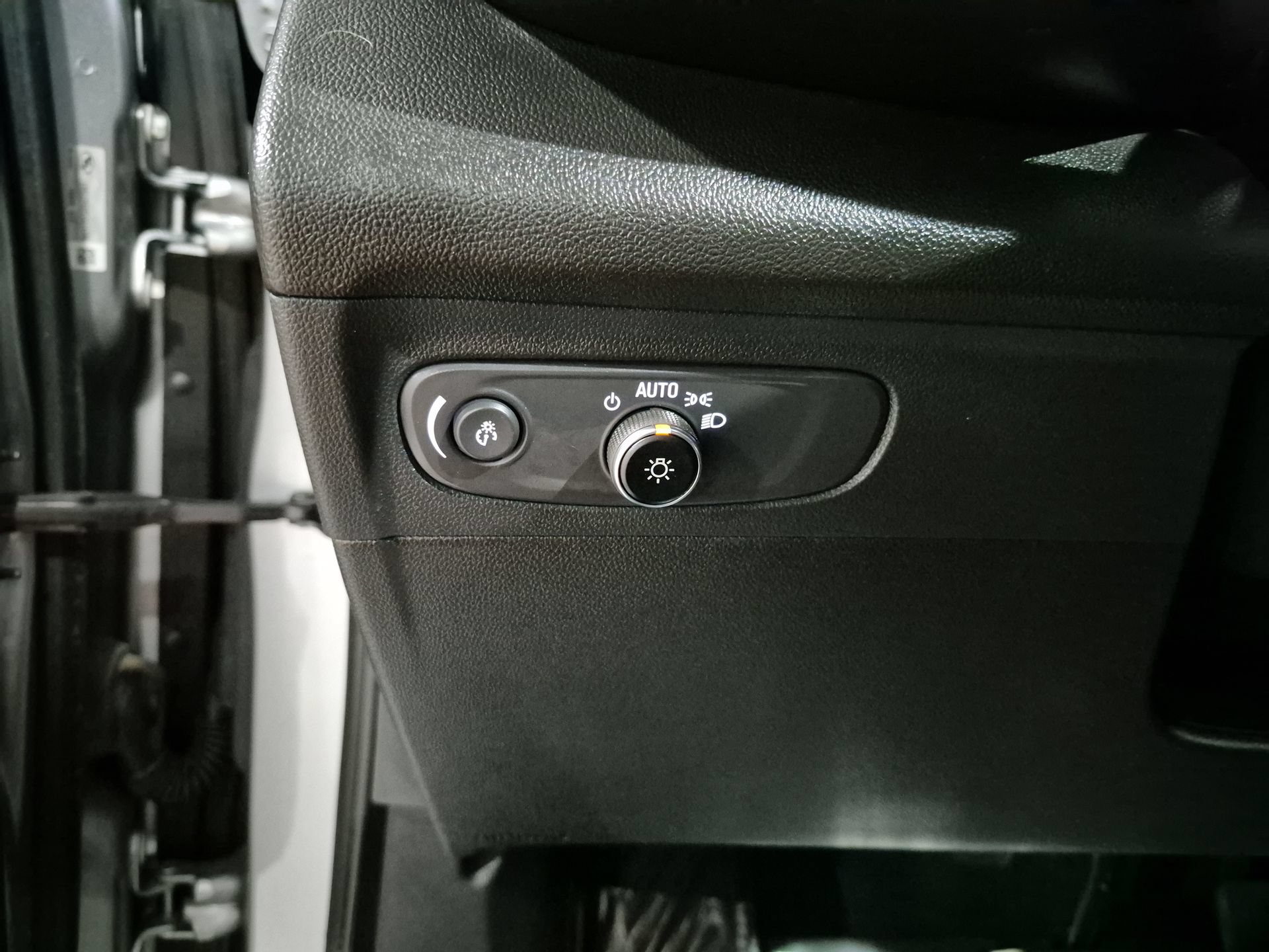 Certified 2023 Buick Envision Preferred AWD/4WD image 18