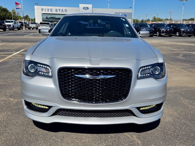 Used 2020 Chrysler 300 S RWD image 2