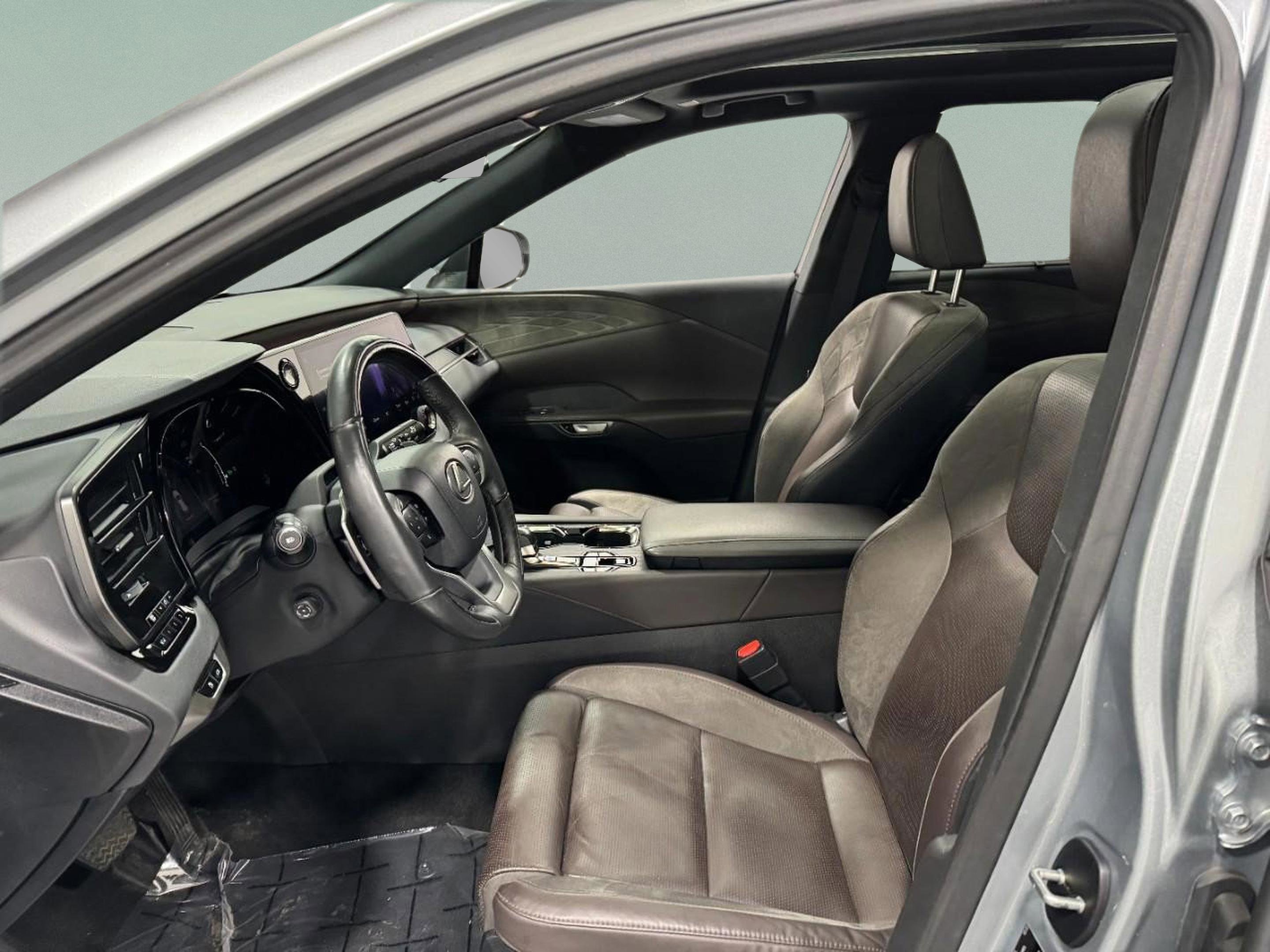 Used 2023 Lexus RX 350 RX 350 Luxury w/ Cold Area Package image 22