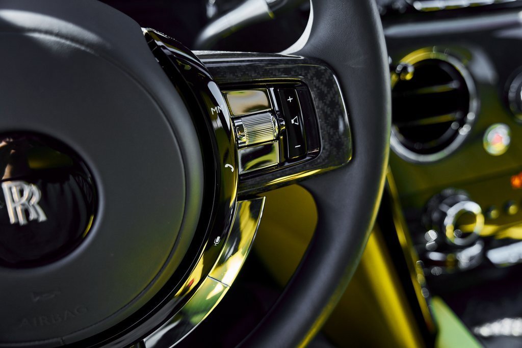 Used 2022 Rolls-Royce Cullinan Black Badge w/ Dark Exterior Package image 65