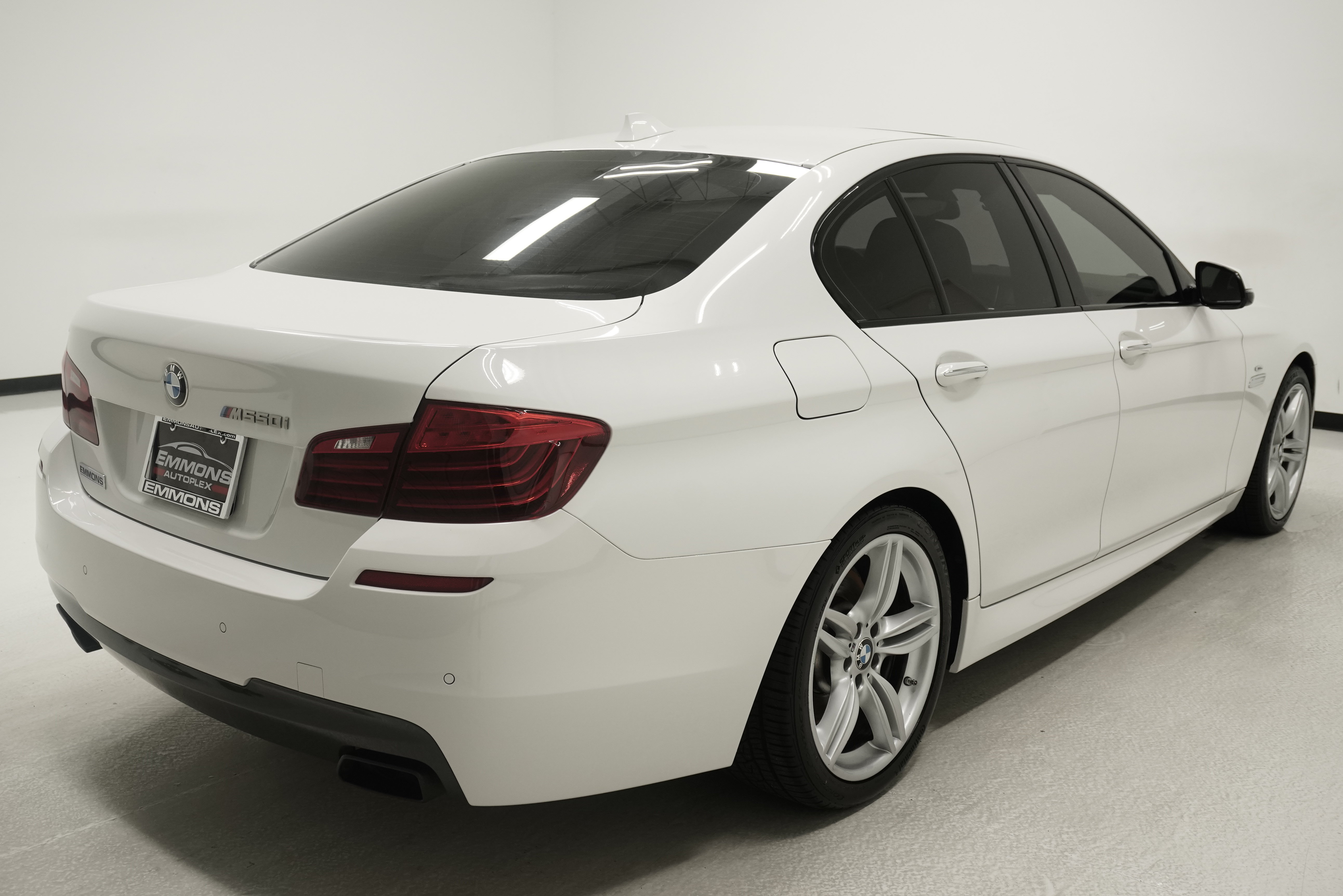 Used 2015 BMW 550i Sedan RWD image 4