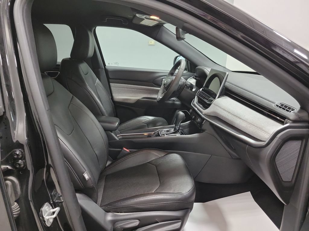 Used 2023 Jeep Compass Latitude AWD/4WD image 18