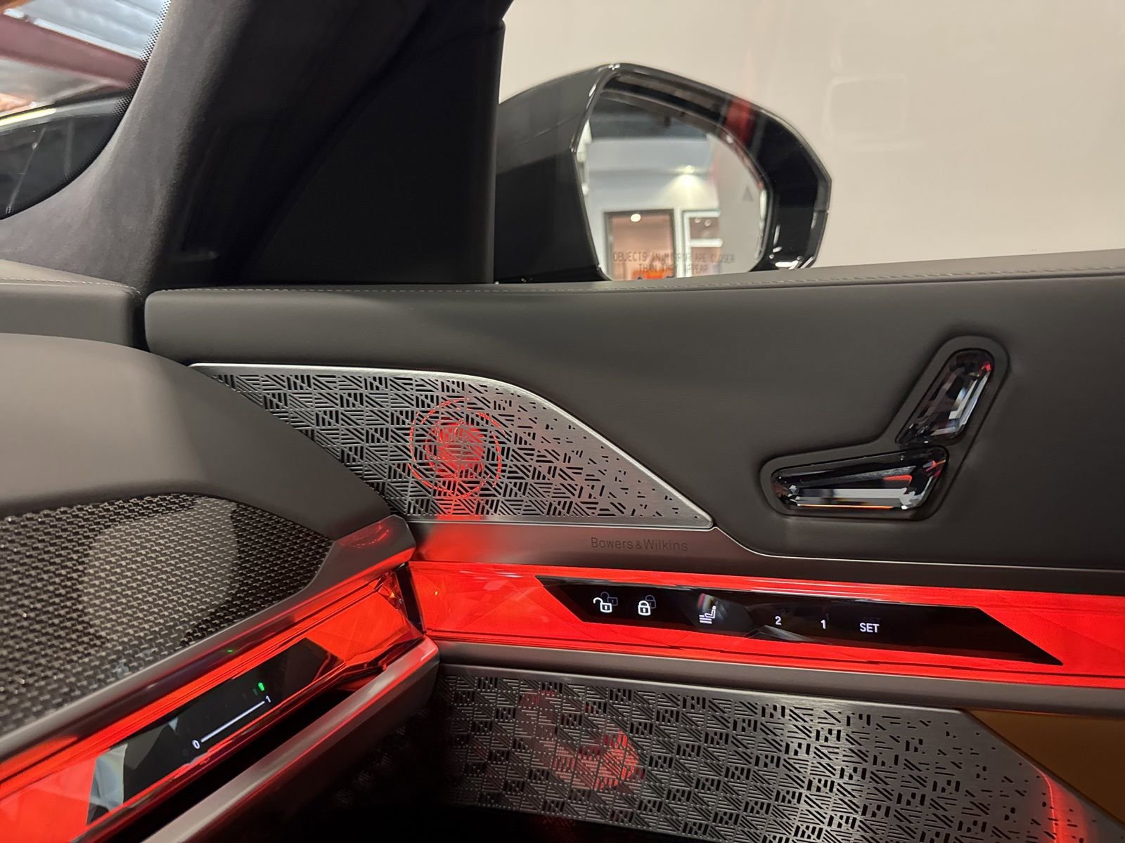 Used 2025 BMW i7 xDrive60 image 41