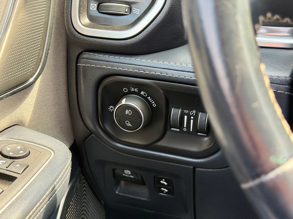 Used 2023 RAM 1500 Limited AWD/4WD image 19