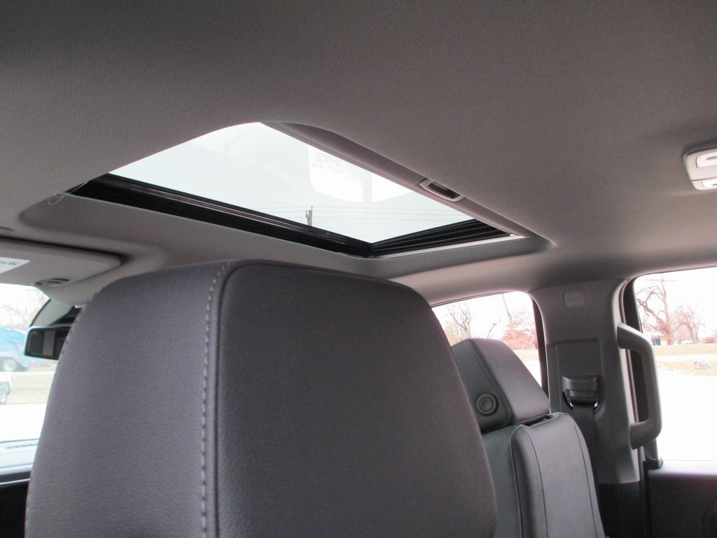 New 2026 GMC Sierra 1500 SLT w/ SLT Convenience Package image 16