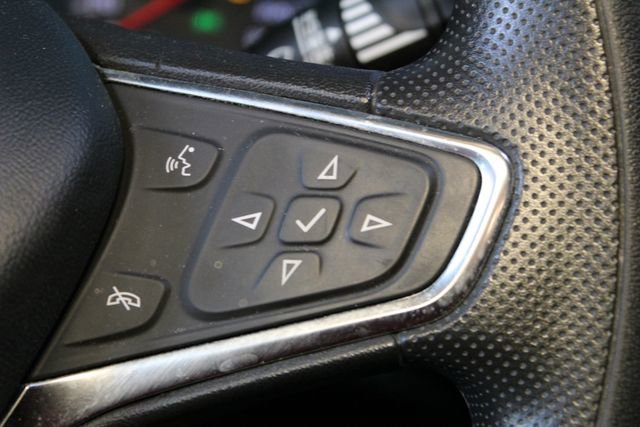 Used 2021 Chevrolet Malibu LT FWD image 17