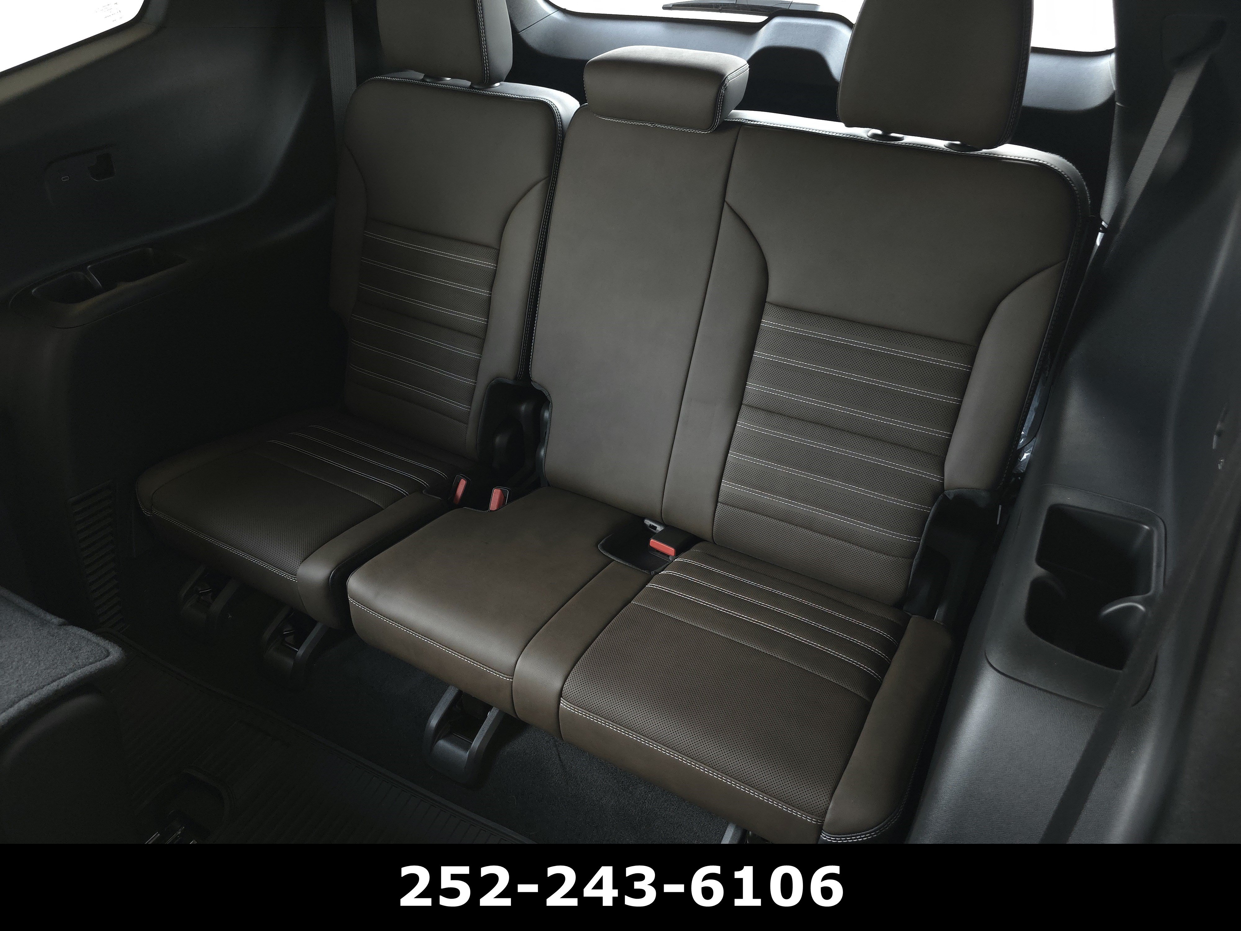 Used 2026 GMC Acadia Denali Ultimate w/ LPO, Floor Liner Package AWD/4WD image 32