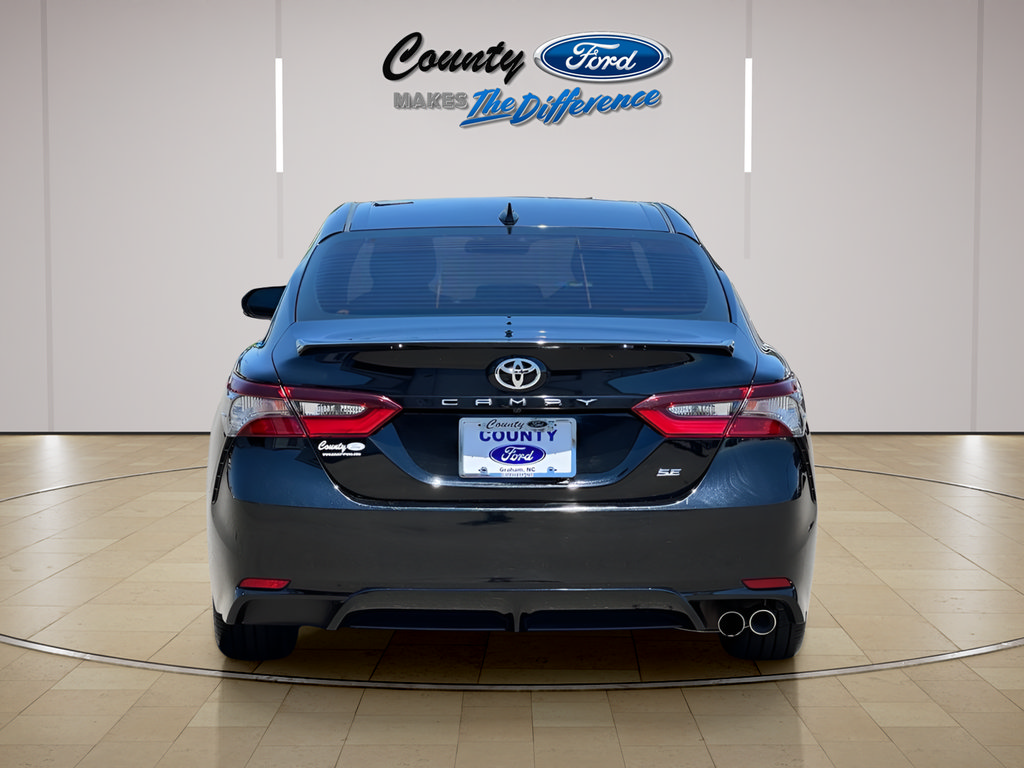 Used 2022 Toyota Camry SE FWD image 4