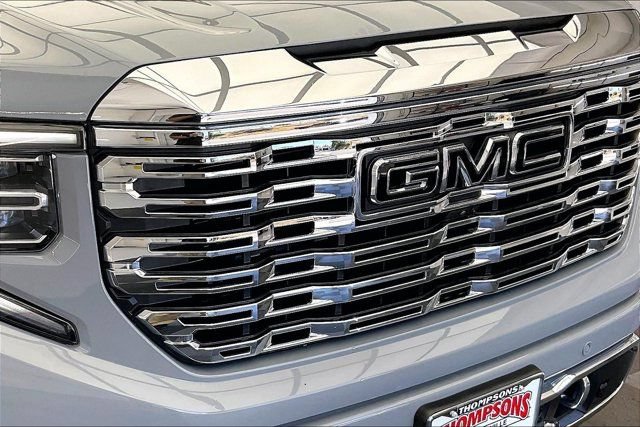 Used 2025 GMC Sierra 1500 Denali w/ Denali Reserve Package AWD/4WD image 30