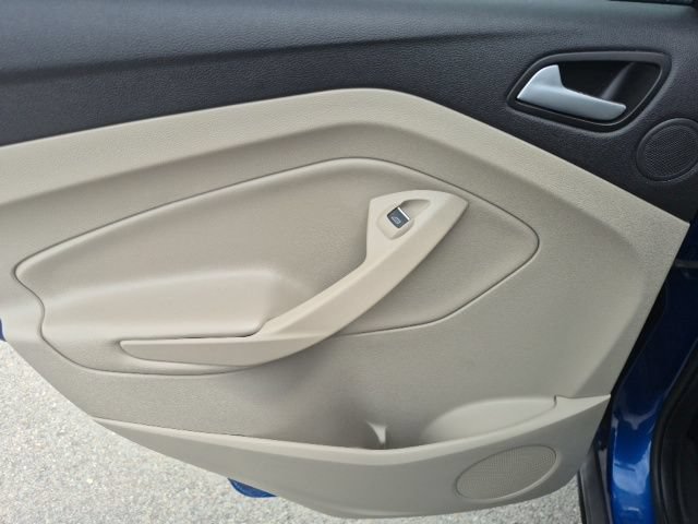 Used 2019 Ford Escape Titanium AWD/4WD image 14