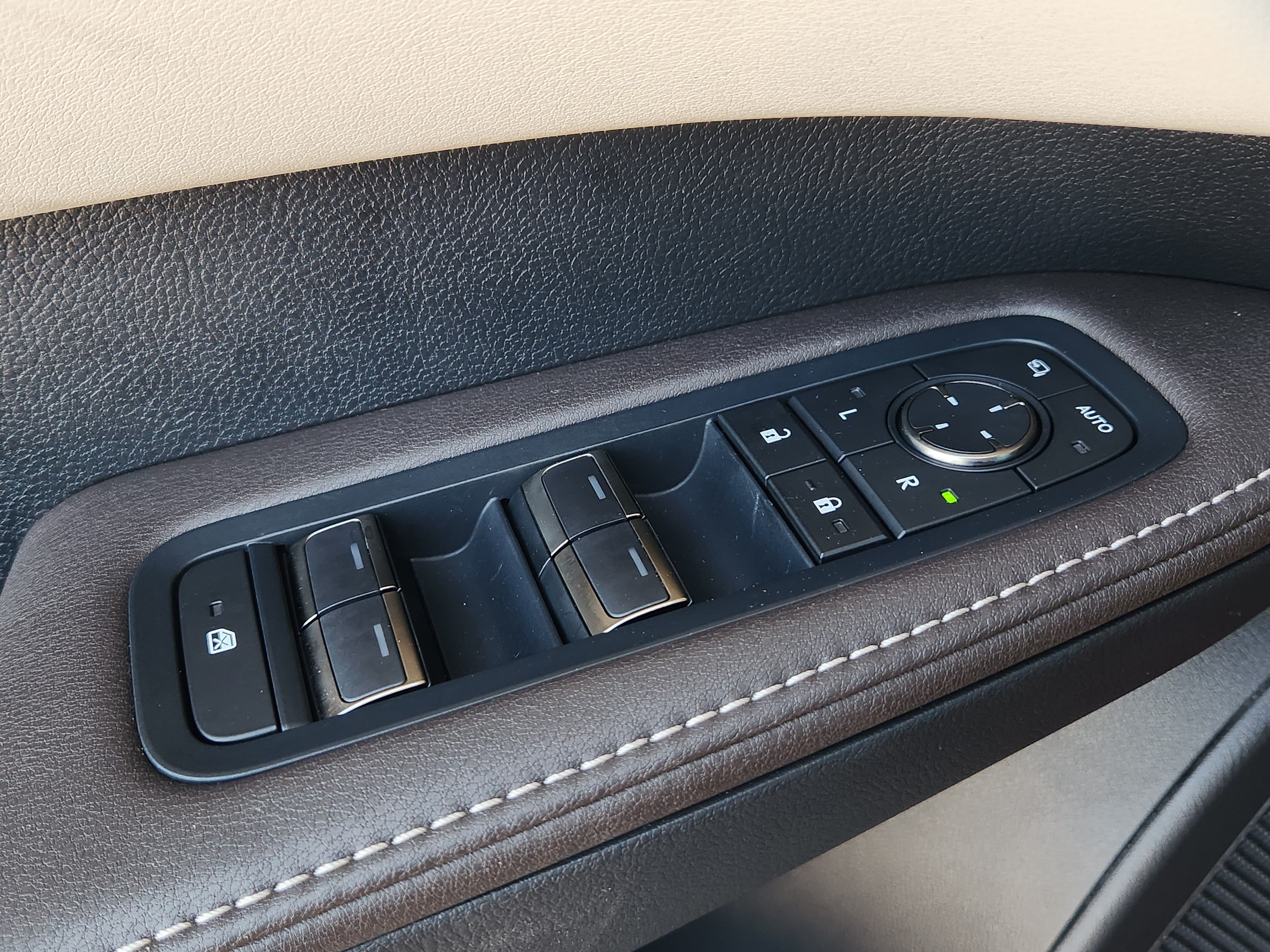 Used 2024 Lexus RX 350 FWD w/ Technology Package image 24