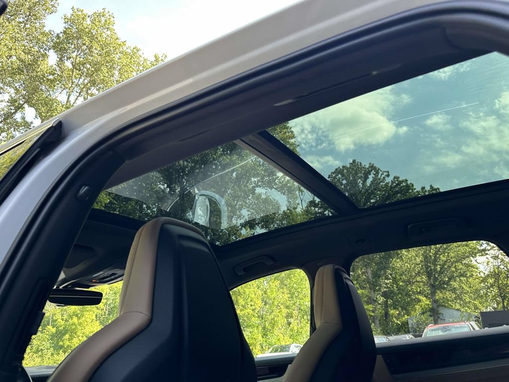 Certified 2026 Porsche Cayenne AWD/4WD image 16