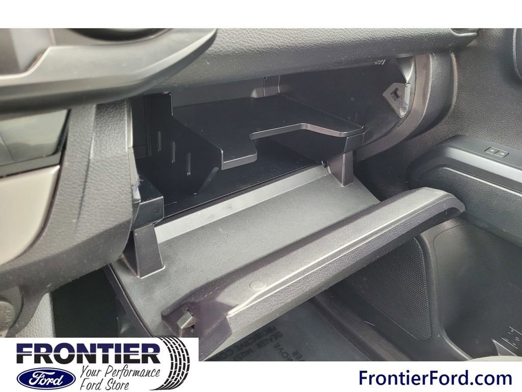 Used 2016 Toyota Tacoma SR image 22