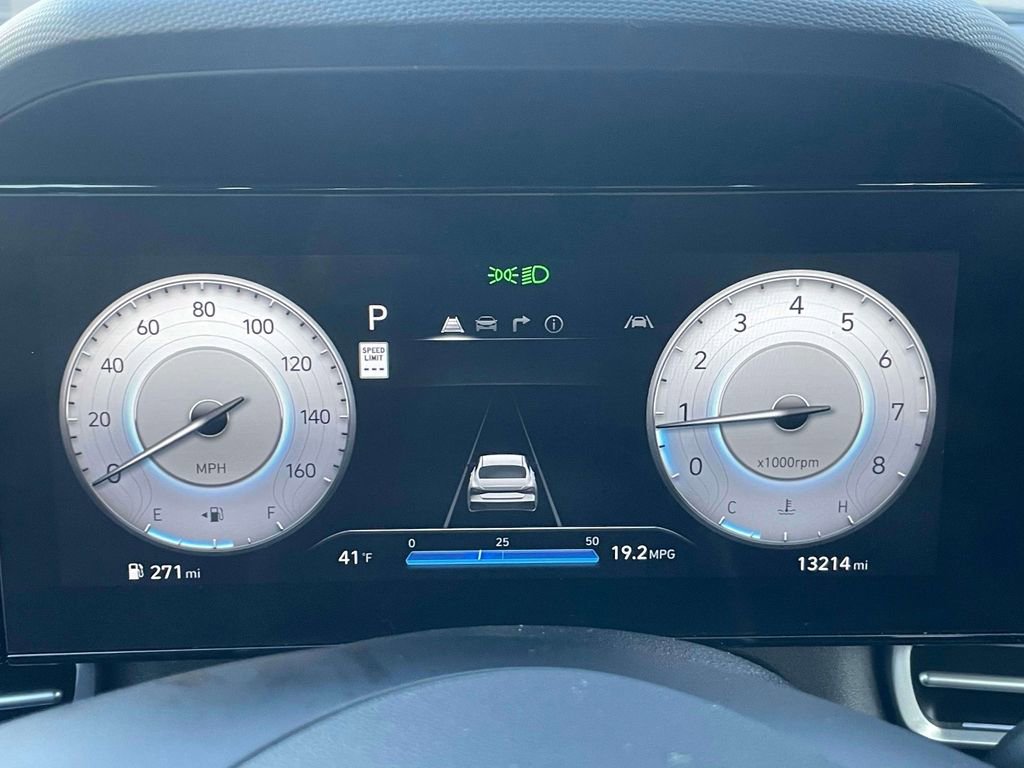 Used 2024 Hyundai Elantra SEL image 25