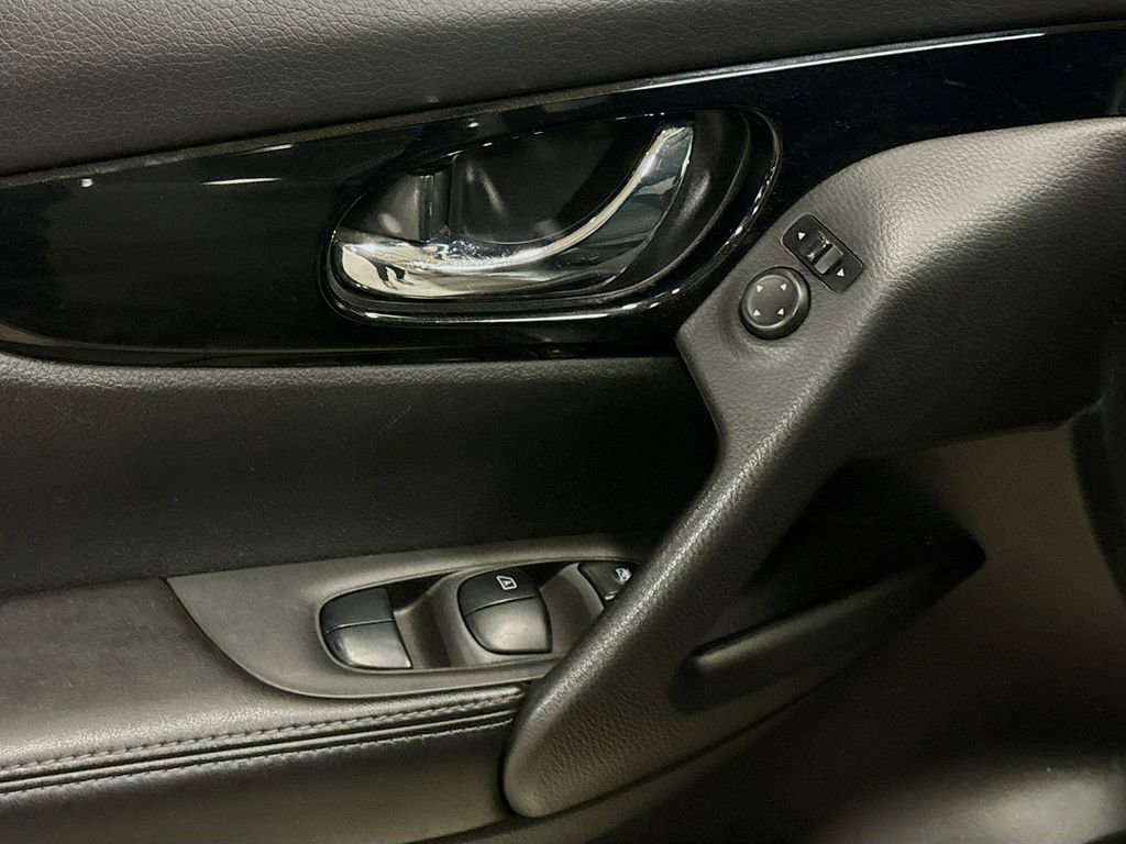 Used 2019 Nissan Rogue Sport SV image 20