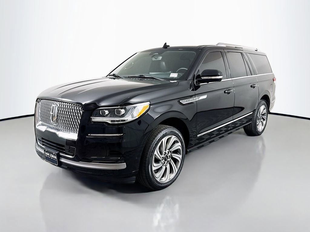 Used 2022 Lincoln Navigator L Reserve image 3