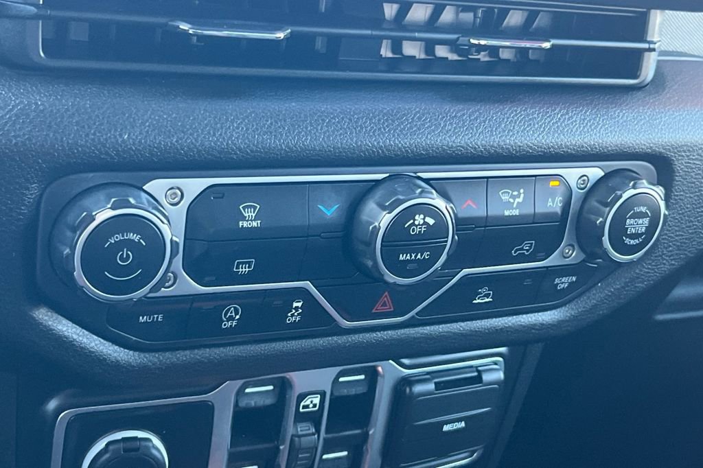 Used 2024 Jeep Wrangler Sport S image 19