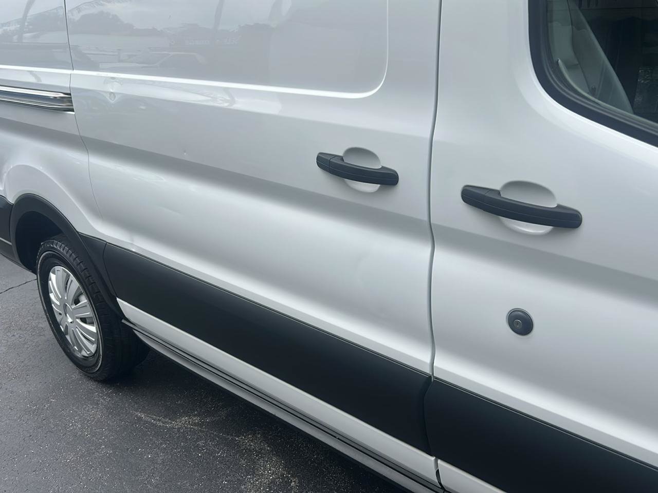 Used 2019 Ford Transit 150 130 Low Roof RWD image 4