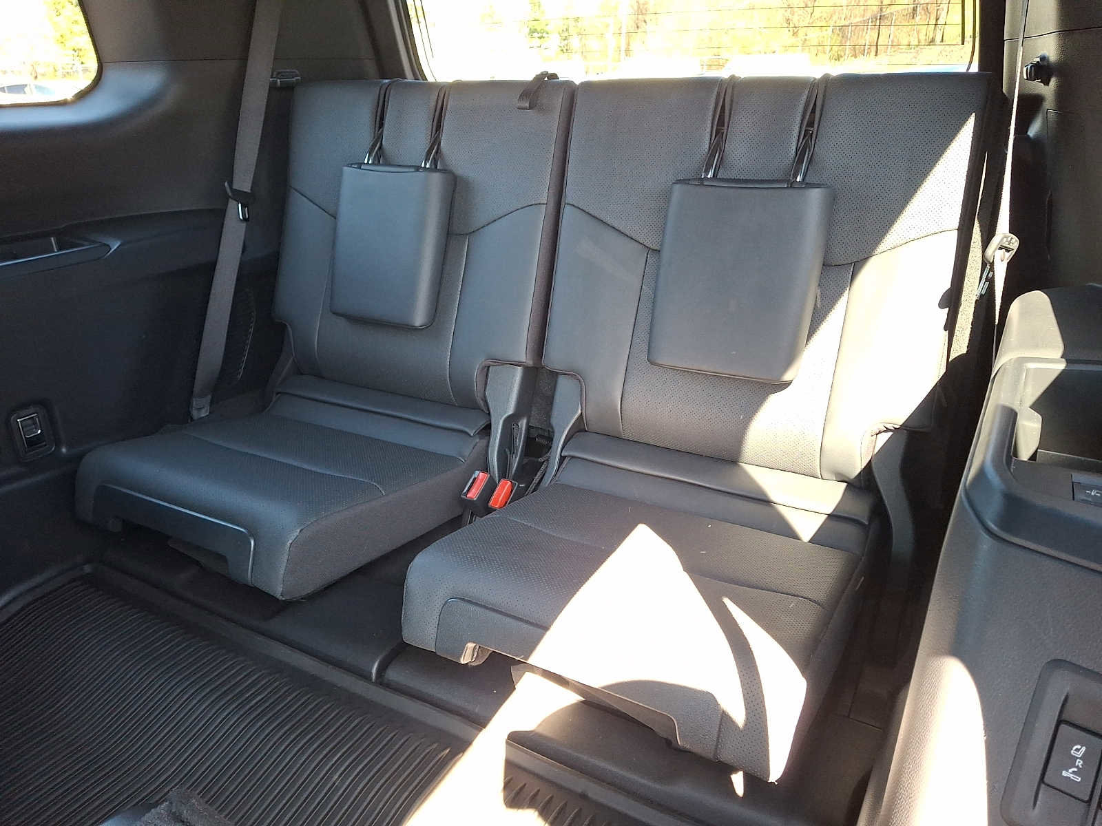 Used 2025 Lexus GX 550 w/ Cold Area Package AWD/4WD image 10
