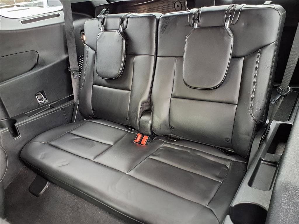 Used 2023 Ford Explorer XLT w/ Equipment Group 202A image 12