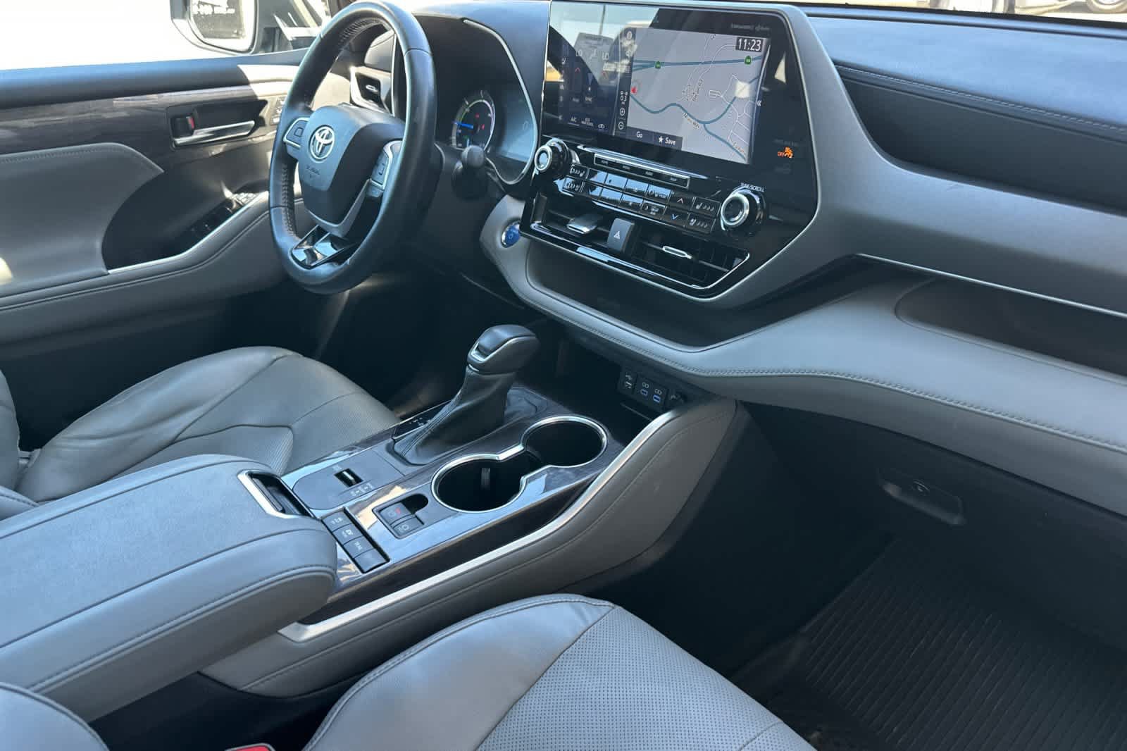 Used 2022 Toyota Highlander Limited AWD/4WD image 19