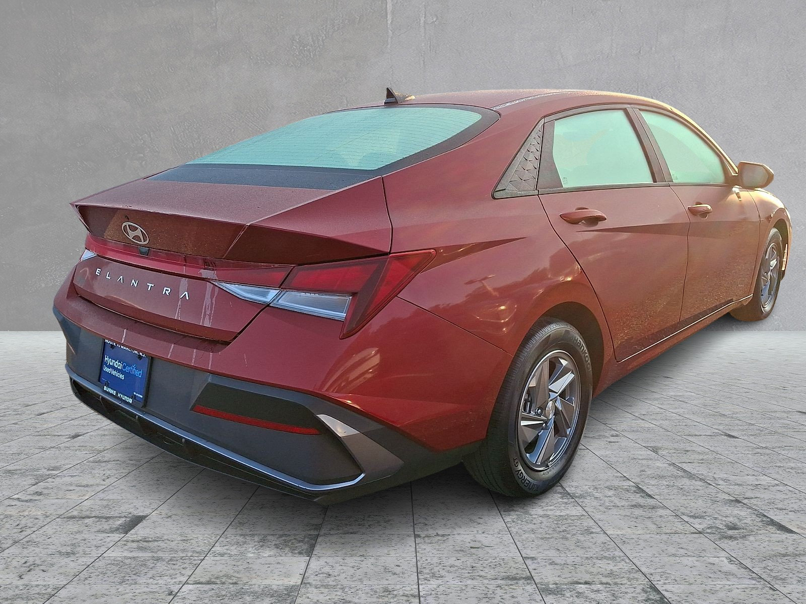 Certified 2024 Hyundai Elantra SE FWD image 4
