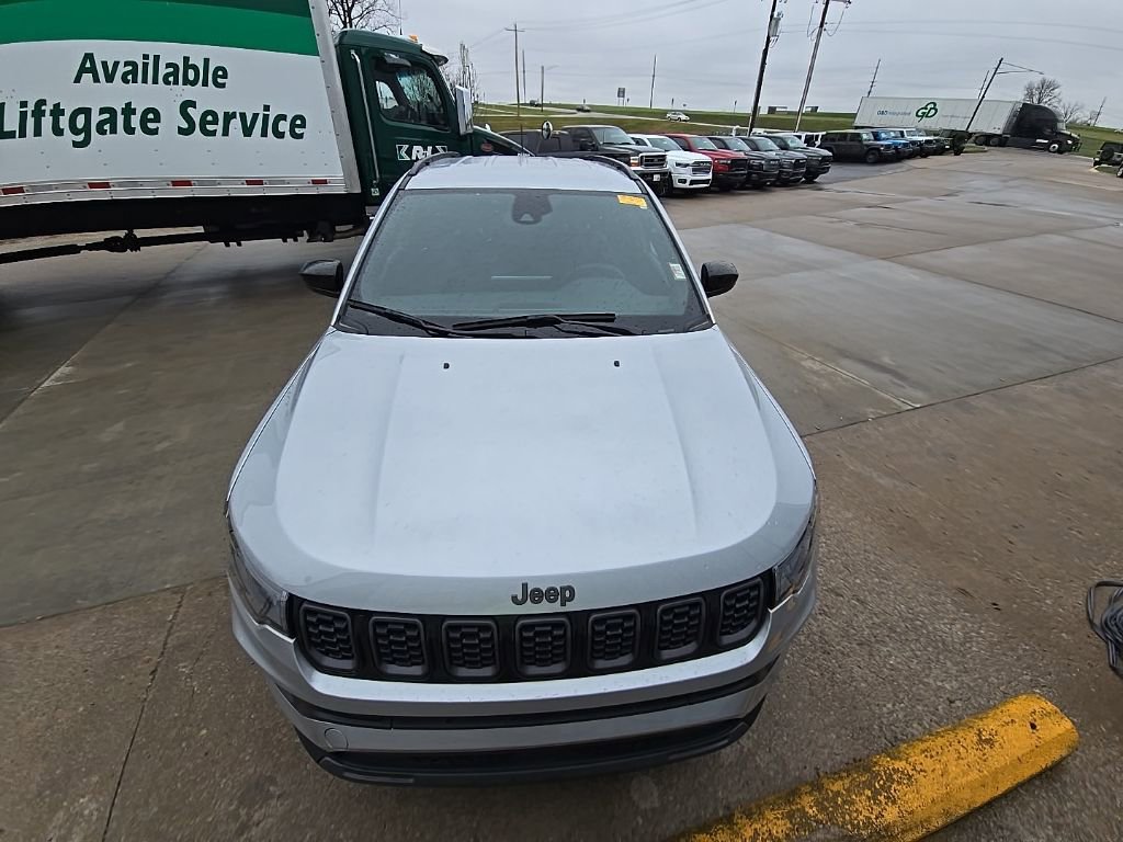 Used 2025 Jeep Compass Latitude w/ Altitude Special Edition image 13
