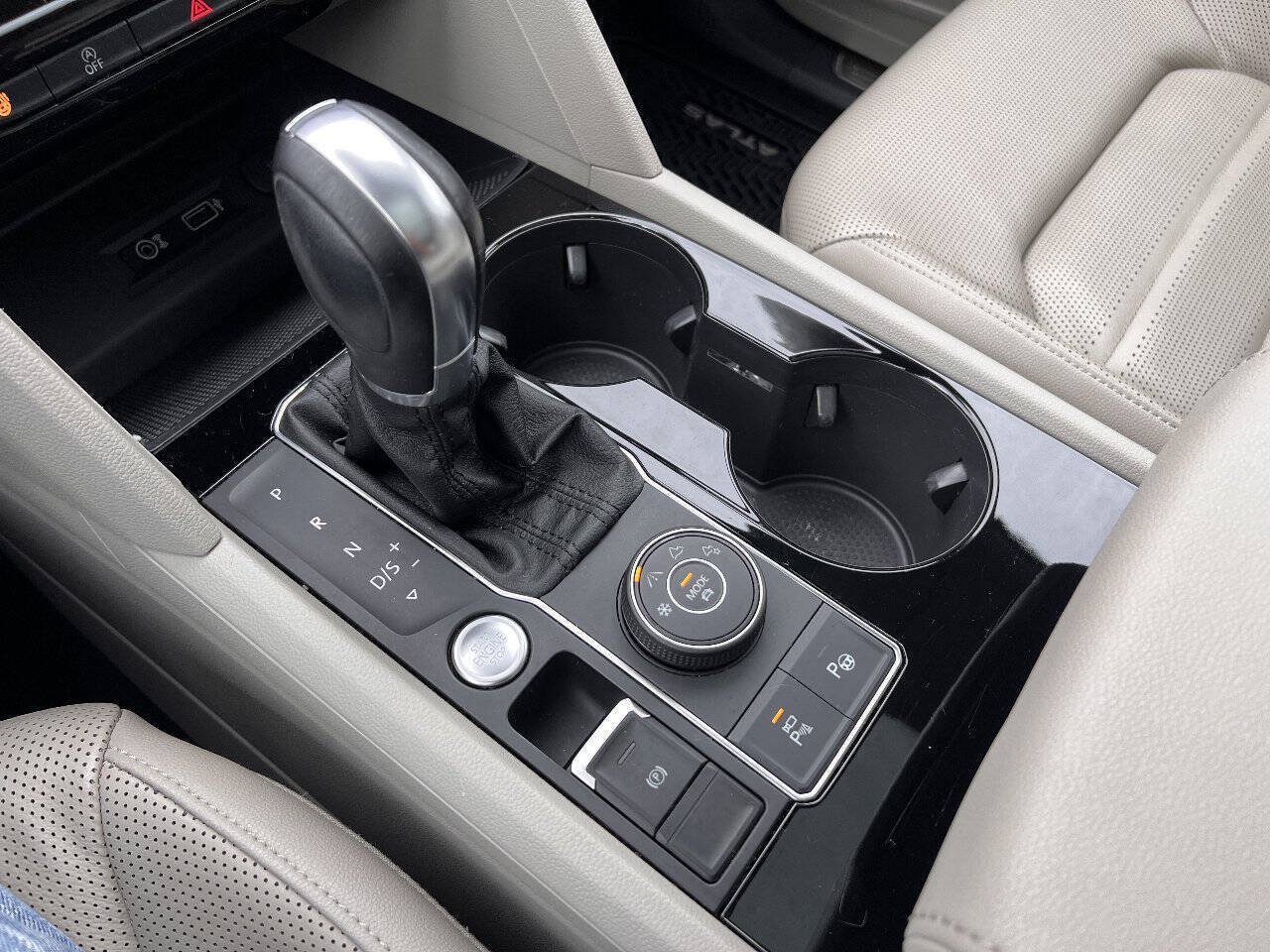 Used 2019 Volkswagen Atlas SEL Premium AWD/4WD image 24