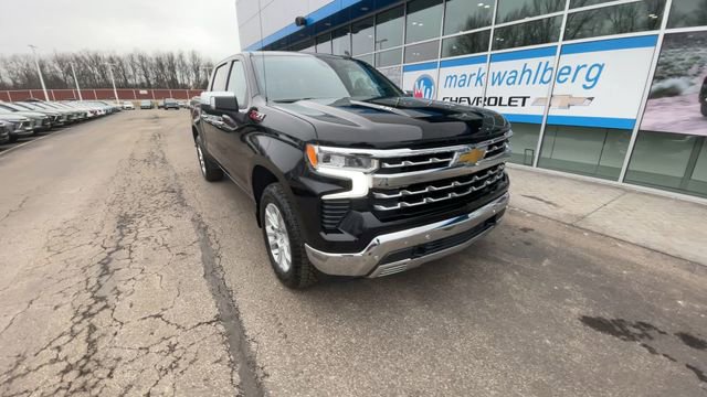 Used 2022 Chevrolet Silverado 1500 LTZ w/ LTZ Premium Package image 2