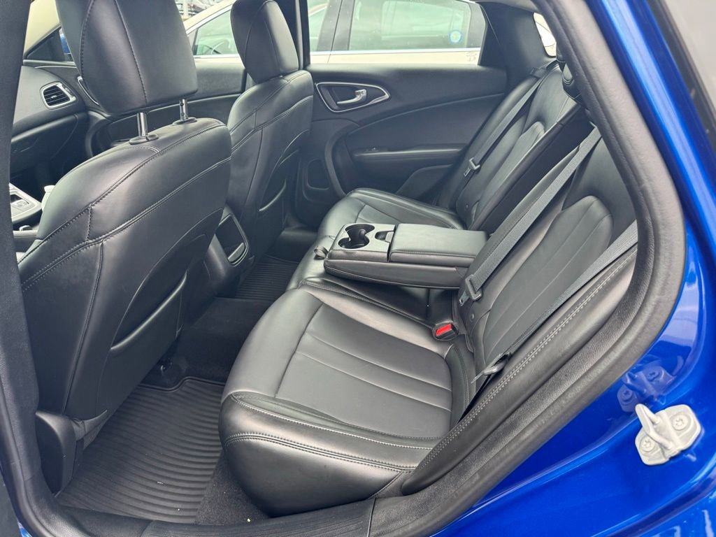 Used 2017 Chrysler 200 Limited Platinum FWD image 8