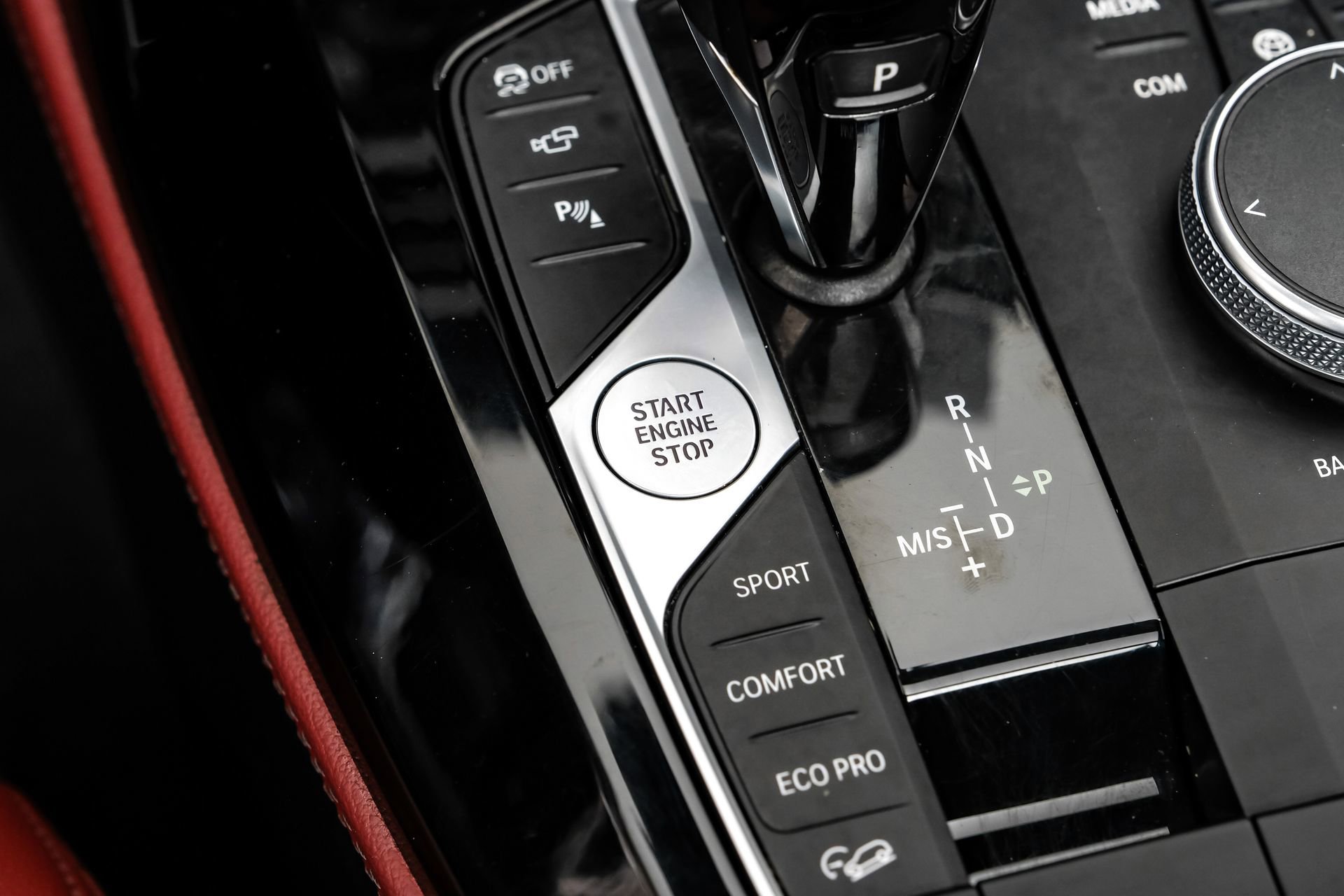 Used 2024 BMW X4 M40i w/ Premium Package image 25