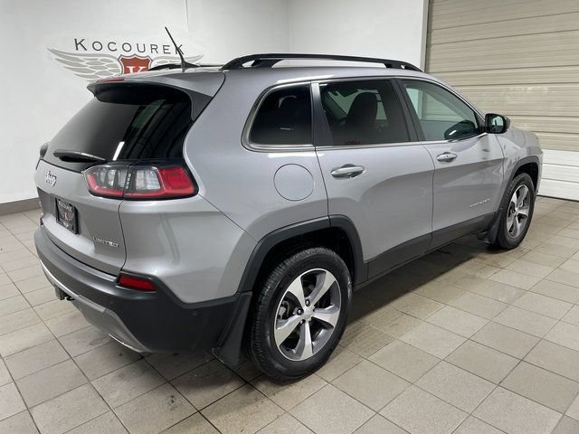 Used 2022 Jeep Cherokee Limited w/ Trailer Tow Group AWD/4WD image 8