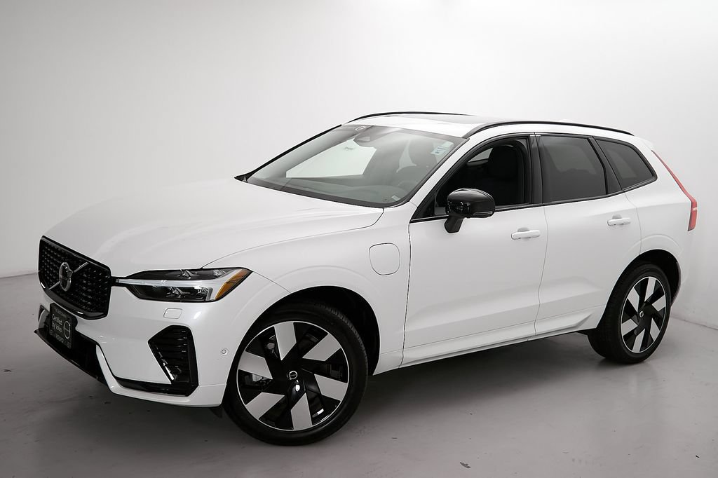 Certified 2024 Volvo XC60 T8 Plus w/ Protection Package Premier AWD/4WD image 3