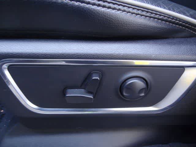 Used 2025 RAM 1500 Laramie AWD/4WD image 7