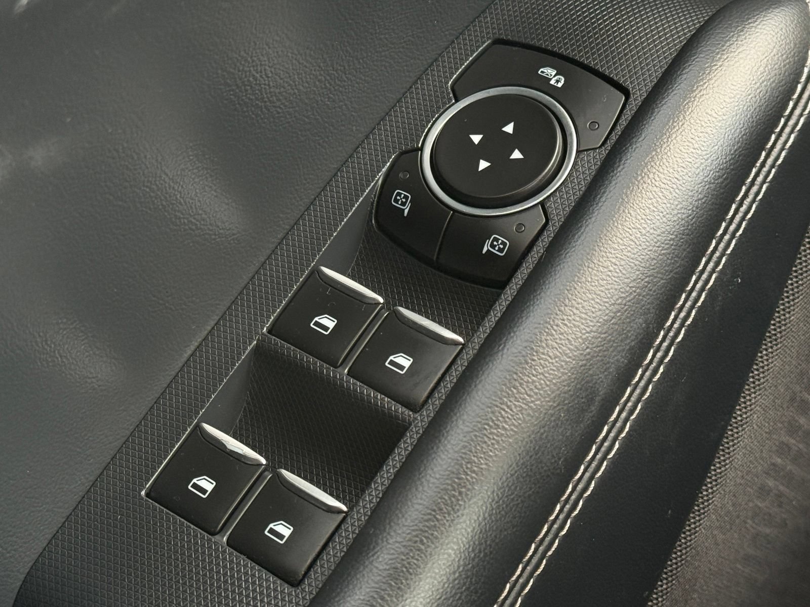 Used 2022 Ford Mustang Mach-E Select AWD/4WD image 33