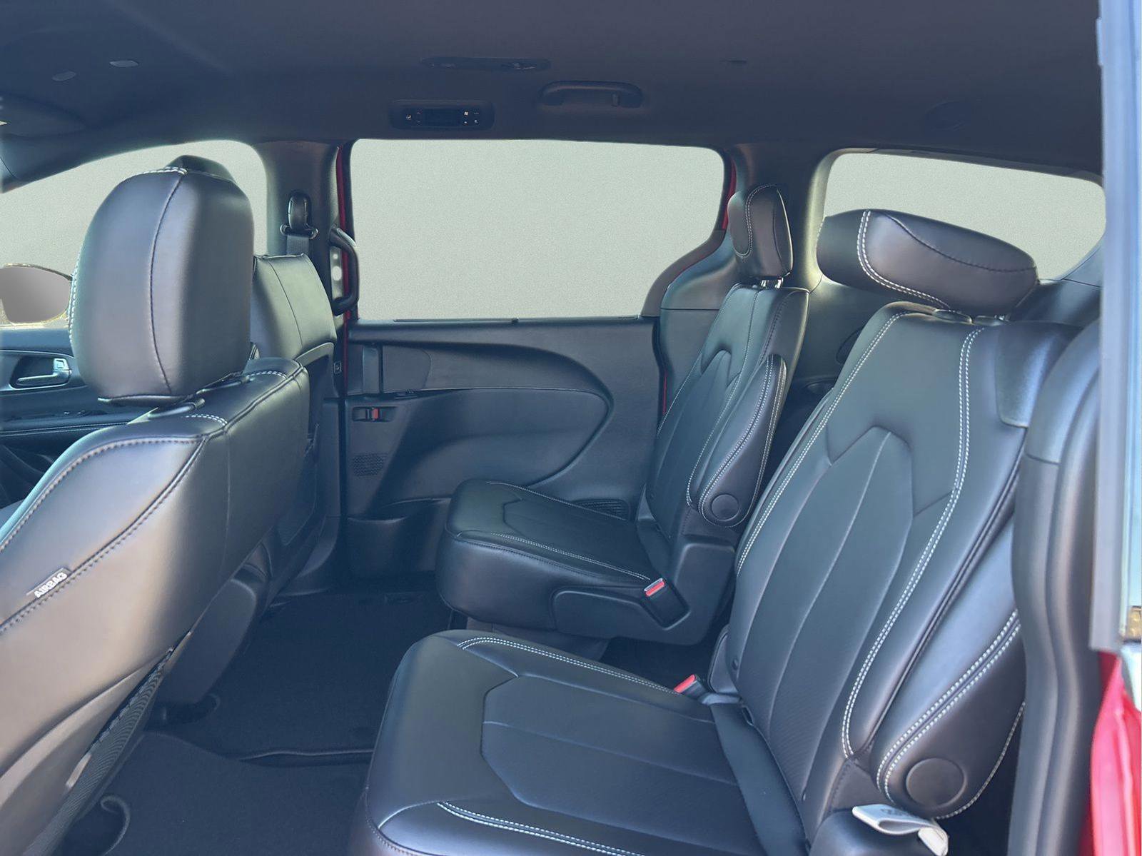 New 2026 Chrysler Voyager LX image 24