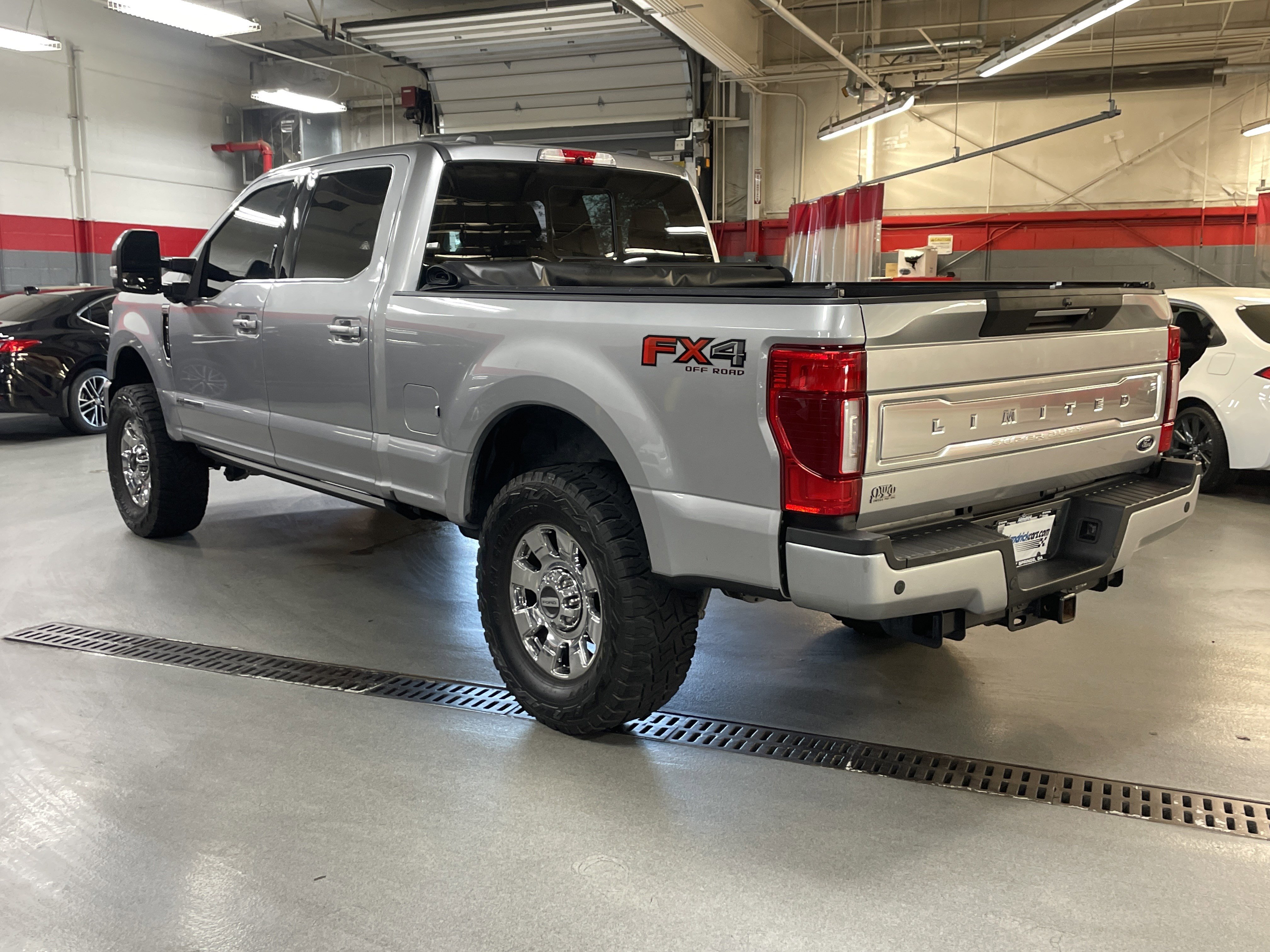 Used 2022 Ford F250 Limited w/ FX4 Off-Road Package image 8
