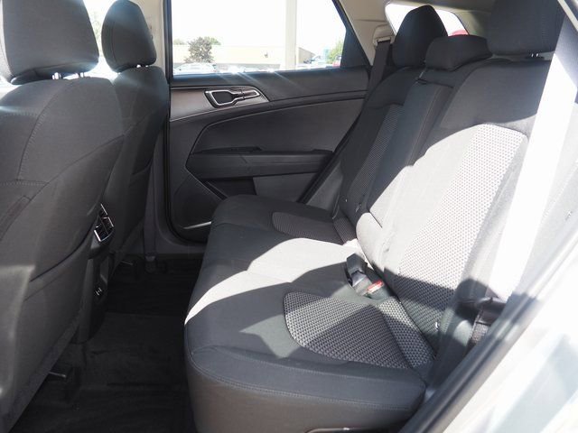 New 2026 Kia Sportage LX image 9