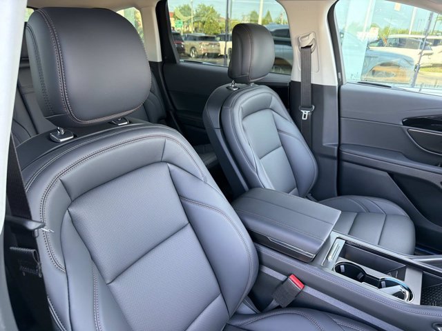 New 2026 Lincoln Nautilus Premier AWD/4WD image 18