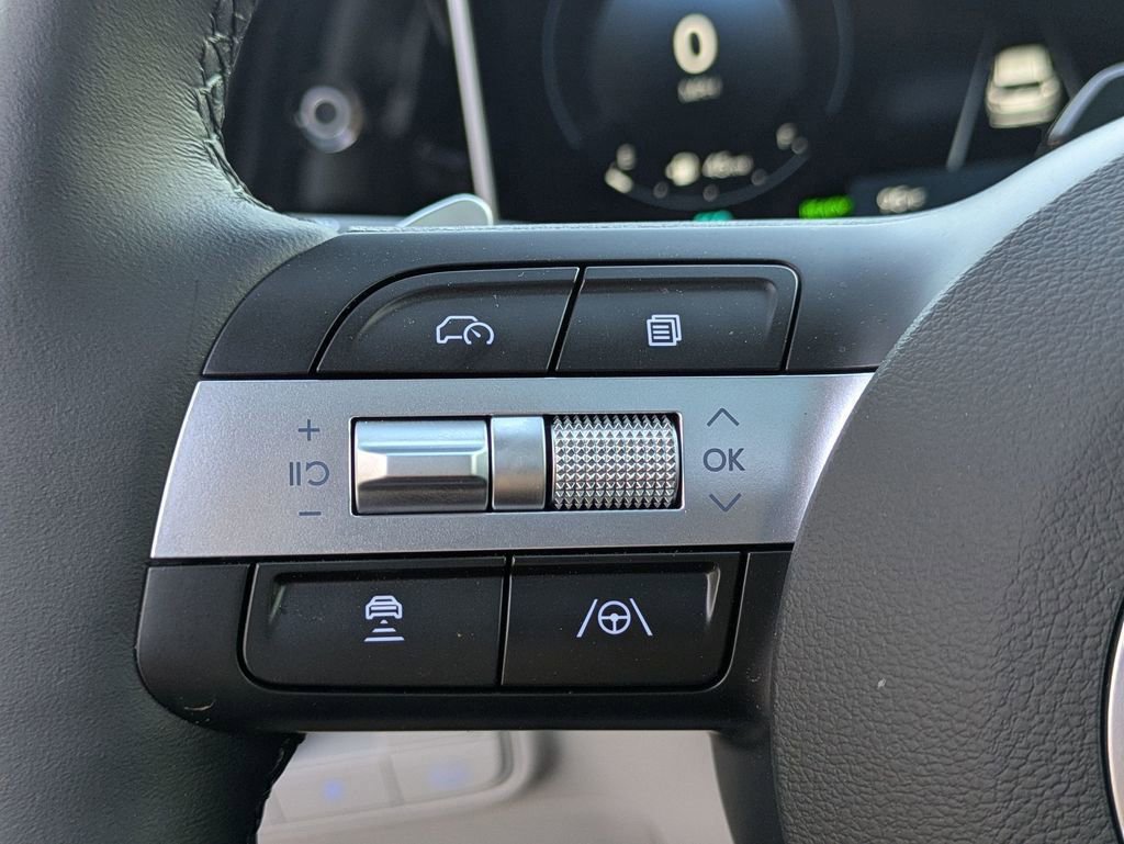 New 2025 Hyundai Tucson Limited image 18