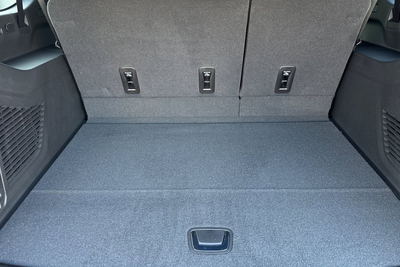 New 2026 Chevrolet Suburban High Country image 15